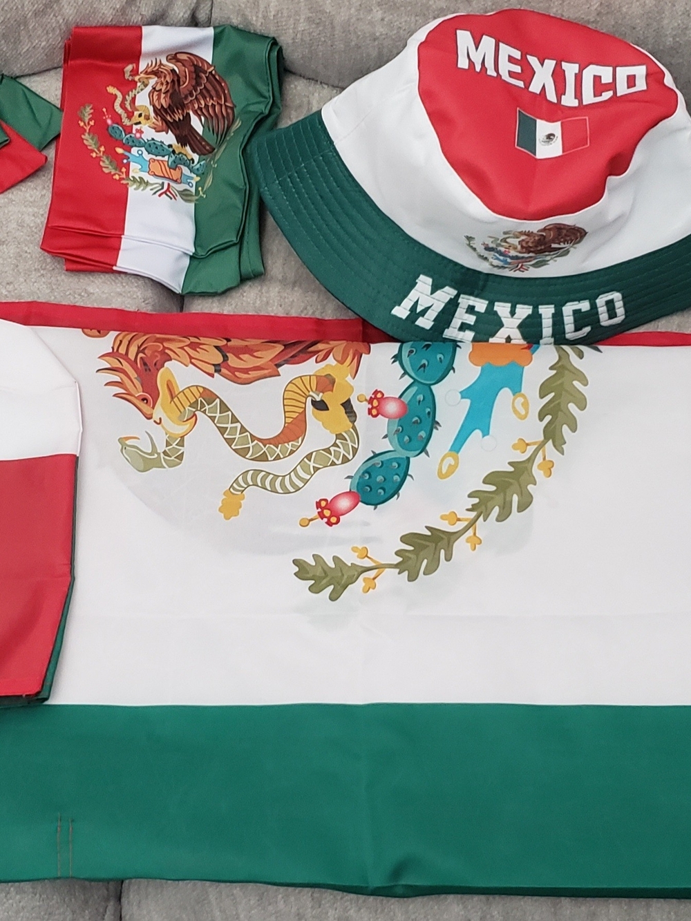 MEXICO 2026 World Cup souvenir fan kit big flag scarf hat - Picture 6 of 7
